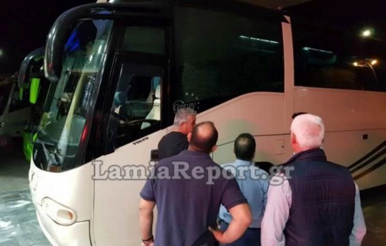 Λαμία: Ρομά πέταξαν πέτρες σε λεωφορείο! Κινδύνευσαν ζωές (βίντεο)